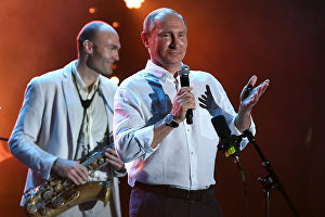 Президент РФ Владимир Путин во время посещения фестиваля Koktebel Jazz Party 2017